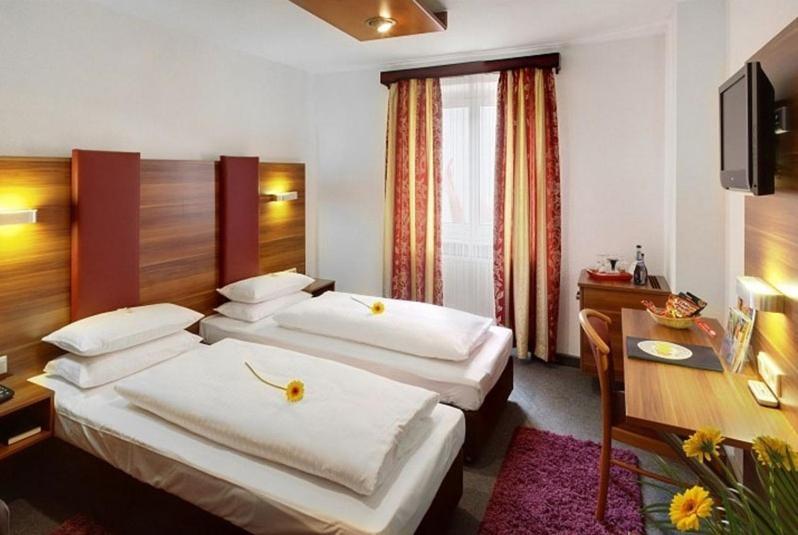 Hotel Und Cafe Paso Vierkirchen Стая снимка