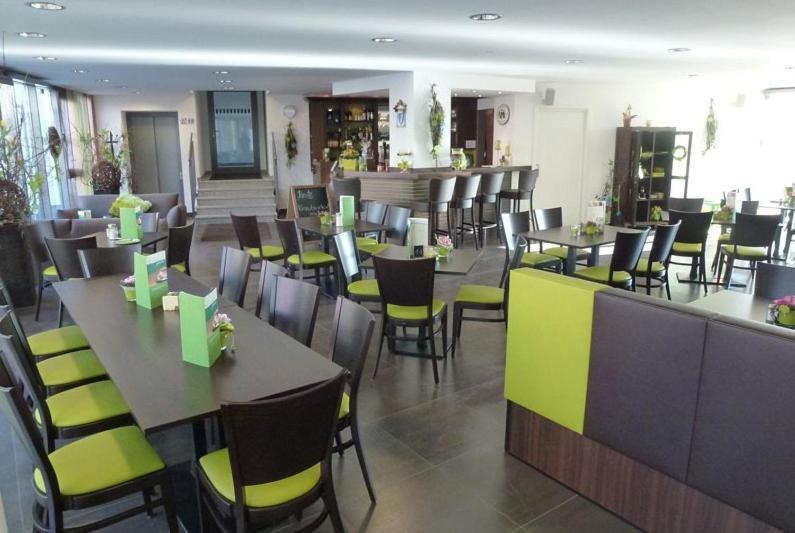 Hotel Und Cafe Paso Vierkirchen Екстериор снимка